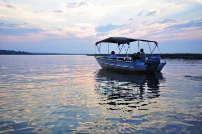 Photographic Safari Cruise: Exclusive Insights