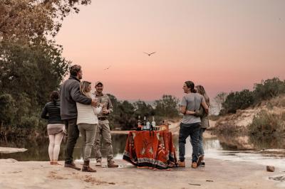 Dulini - Sundowner Drinks Break